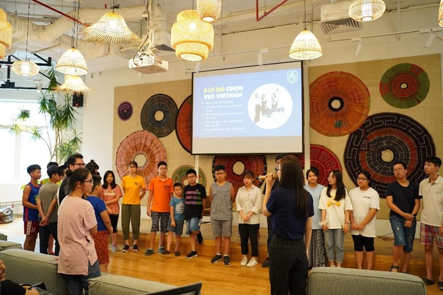 Nữ sinh trường Báo “tài sắc vẹn toàn” đam mê hoạt động giáo dục - 4 Nữ sinh trường Báo “tài sắc vẹn toàn” đam mê hoạt động giáo dục - 4