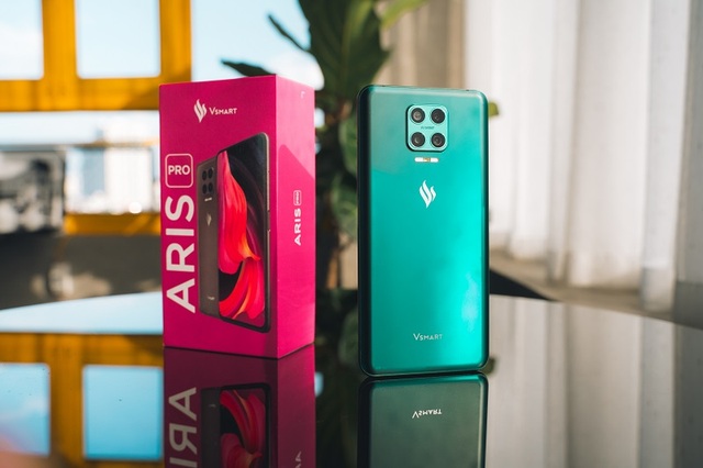 Smartphone Việt đầu tiên có camera ẩn dưới màn hình chính thức ra mắt - 2 Smartphone Việt đầu tiên có camera ẩn dưới màn hình chính thức ra mắt - 2
