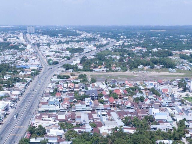Đất nền TP.HCM hạ nhiệt, 4 tỉnh giáp ranh vụt sáng thành tâm điểm - 3 Đất nền TP.HCM hạ nhiệt, 4 tỉnh giáp ranh vụt sáng thành tâm điểm - 3