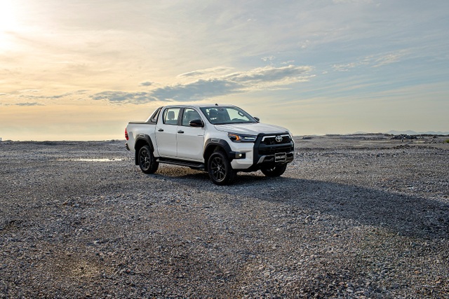 Toyota Hilux, Ford Ranger, Mitsubishi Triton: Xe bán tải nào cho khách Việt? - 5 Toyota Hilux, Ford Ranger, Mitsubishi Triton: Xe bán tải nào cho khách Việt? - 5