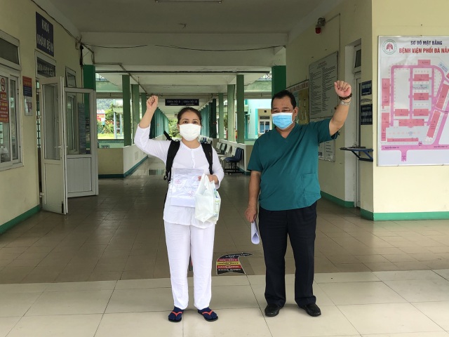 Bệnh nhân Covid-19 cuối cùng điều trị tại Bệnh viện Phổi Đà Nẵng ra viện - 1