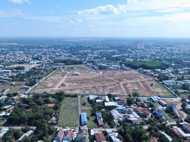 Đất nền TP.HCM hạ nhiệt, 4 tỉnh giáp ranh vụt sáng thành tâm điểm - 1 Đất nền TP.HCM hạ nhiệt, 4 tỉnh giáp ranh vụt sáng thành tâm điểm - 1