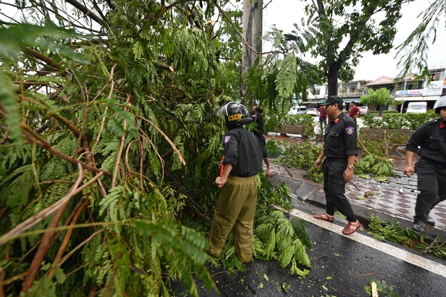 Toàn tỉnh Thừa Thiên Huế đang bị cúp điện - 1 Toàn tỉnh Thừa Thiên Huế đang bị cúp điện - 1