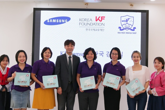 ĐH Ngoại ngữ - ĐHQGHN khánh thành phòng học do đối tác Hàn Quốc tài trợ - 2 ĐH Ngoại ngữ - ĐHQGHN khánh thành phòng học do đối tác Hàn Quốc tài trợ - 2