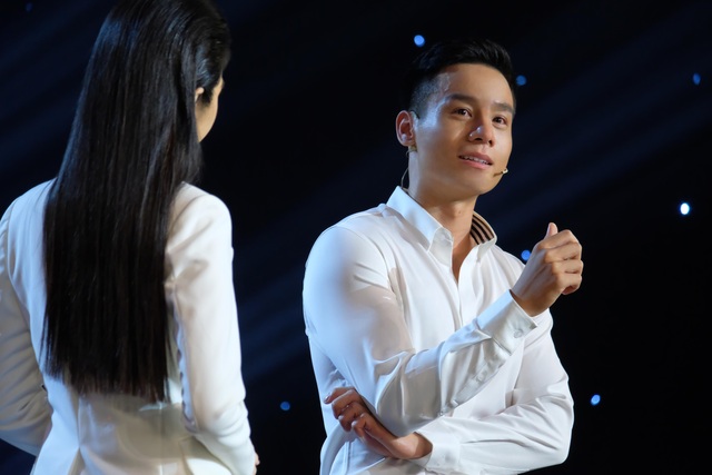 Cao Xuân Tài khóc trên sóng truyền hình - 3 Cao Xuân Tài khóc trên sóng truyền hình - 3