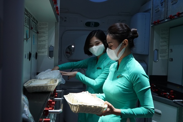 Chuyến bay đầu tiên khai thác thương mại quốc tế sau 6 tháng tạm dừng - 15 Chuyến bay đầu tiên khai thác thương mại quốc tế sau 6 tháng tạm dừng - 15