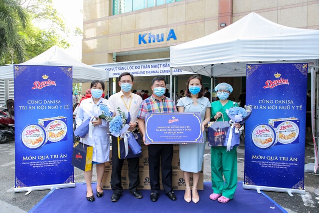 Mùa Trung thu ấm áp của đội ngũ y bác sĩ qua tấm lòng sẻ chia tri ân - 1 Mùa Trung thu ấm áp của đội ngũ y bác sĩ qua tấm lòng sẻ chia tri ân - 1