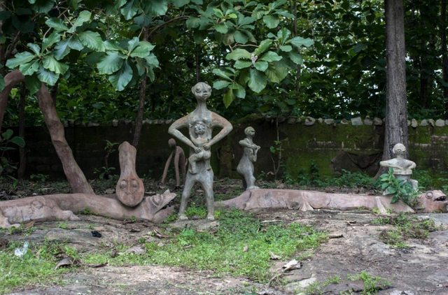 Quay phim khiêu dâm trong rừng thiêng, “vua phim khiêu dâm” gánh họa - 1 Quay phim khiêu dâm trong rừng thiêng, “vua phim khiêu dâm” gánh họa - 1