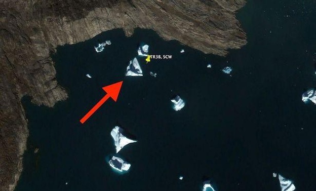 Hình ảnh nghi là tàu của người ngoài hành tinh ngoài khơi bờ biển Greenland - 1 Hình ảnh nghi là tàu của người ngoài hành tinh ngoài khơi bờ biển Greenland - 1