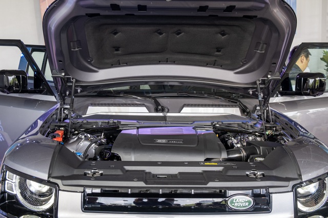 Land Rover Defender giá từ 3,85 tỷ - SUV cho đại gia Việt thích khám phá - 8 Land Rover Defender giá từ 3,85 tỷ - SUV cho đại gia Việt thích khám phá - 8