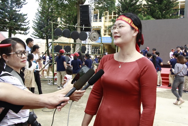 Bố Á quân Olympia :“Chờ con trai về để ôm thật chặt!” - 2 Bố Á quân Olympia :“Chờ con trai về để ôm thật chặt!” - 2