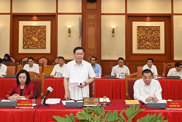 Bộ Chính trị xem xét phương án nhân sự Đại hội của Hà Nội và 19 Đảng bộ - 2