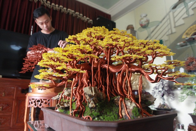 Chiêm ngưỡng “siêu cây” làm từ dây đồng, gắn hạt cườm, lớn nhất Việt Nam - 1 Chiêm ngưỡng “siêu cây” làm từ dây đồng, gắn hạt cườm, lớn nhất Việt Nam - 1