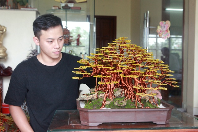 Chiêm ngưỡng “siêu cây” làm từ dây đồng, gắn hạt cườm, lớn nhất Việt Nam - 2 Chiêm ngưỡng “siêu cây” làm từ dây đồng, gắn hạt cườm, lớn nhất Việt Nam - 2