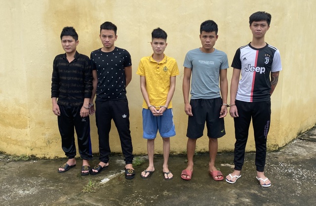 Can ngăn 2 nhóm thanh niên chém nhau, người đàn ông bị trọng thương - 1 Can ngăn 2 nhóm thanh niên chém nhau, người đàn ông bị trọng thương - 1