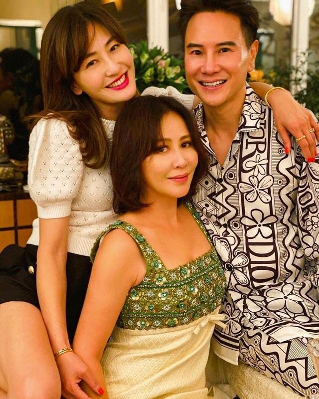 Nhan sắc ngọt ngào và tài sản kếch xù của Lưu Gia Linh ở tuổi 55 - 5 Nhan sắc ngọt ngào và tài sản kếch xù của Lưu Gia Linh ở tuổi 55 - 5