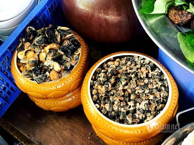 Ba thập kỷ giữ hương vị gia truyền, quán bún ốc bán 500 bát/ngày - 3 Ba thập kỷ giữ hương vị gia truyền, quán bún ốc bán 500 bát/ngày - 3