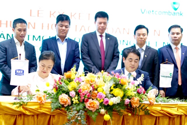 Vietcombank-REE ký thỏa thuận hợp tác toàn diện, hợp đồng tài trợ Dự án nhà máy điện gió số 3 - 3 Vietcombank-REE ký thỏa thuận hợp tác toàn diện, hợp đồng tài trợ Dự án nhà máy điện gió số 3 - 3