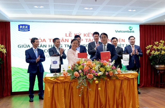 Vietcombank-REE ký thỏa thuận hợp tác toàn diện, hợp đồng tài trợ Dự án nhà máy điện gió số 3 - 4 Vietcombank-REE ký thỏa thuận hợp tác toàn diện, hợp đồng tài trợ Dự án nhà máy điện gió số 3 - 4