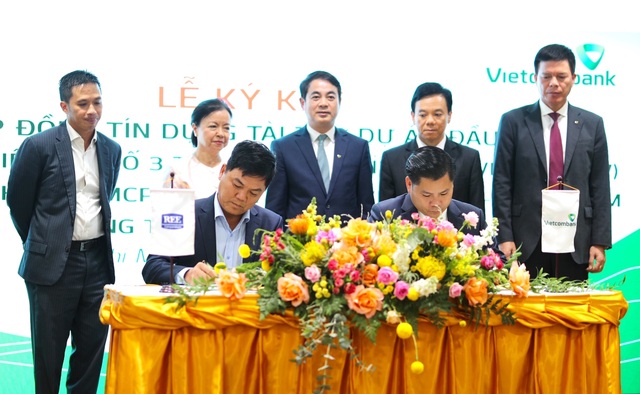 Vietcombank-REE ký thỏa thuận hợp tác toàn diện, hợp đồng tài trợ Dự án nhà máy điện gió số 3 - 5 Vietcombank-REE ký thỏa thuận hợp tác toàn diện, hợp đồng tài trợ Dự án nhà máy điện gió số 3 - 5