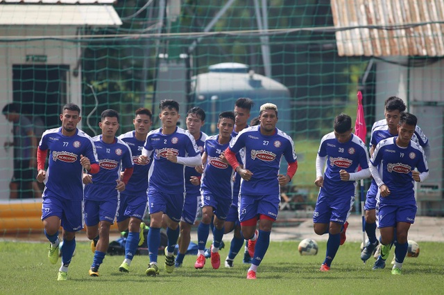 Công Phượng vắng mặt trong ngày CLB TPHCM ra mắt 3 tân binh - 3 Công Phượng vắng mặt trong ngày CLB TPHCM ra mắt 3 tân binh - 3