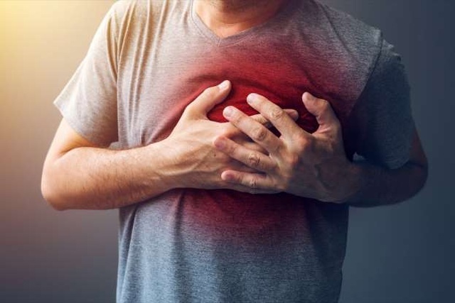 Những dấu hiệu “đỏ” cảnh báo cơn đau tim - 1