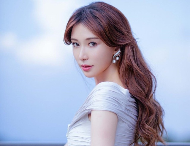 Siêu mẫu Lâm Chí Linh phải phẫu thuật khi đang nỗ lực mang bầu - 2 Siêu mẫu Lâm Chí Linh phải phẫu thuật khi đang nỗ lực mang bầu - 2