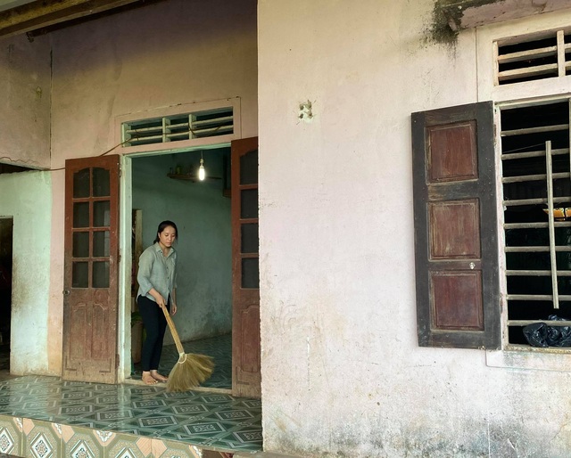 Nữ sinh nghèo dân tộc Thổ và nỗi buồn gác lại giấc mơ giảng đường đại học - 1 Nữ sinh nghèo dân tộc Thổ và nỗi buồn gác lại giấc mơ giảng đường đại học - 1