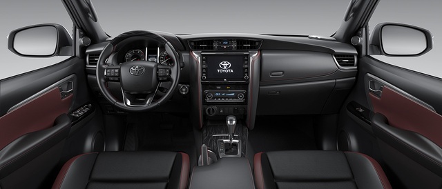 Pajero Sport 2020 sắp về Việt Nam có gì để đấu với Toyota Fortuner mới? - 4 Pajero Sport 2020 sắp về Việt Nam có gì để đấu với Toyota Fortuner mới? - 4