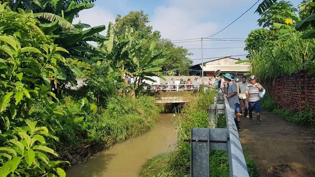Vụ người phụ nữ rơi xuống cống: Cống không nắp đậy, nhiều người bị nạn! - 1 Vụ người phụ nữ rơi xuống cống: Cống không nắp đậy, nhiều người bị nạn! - 1