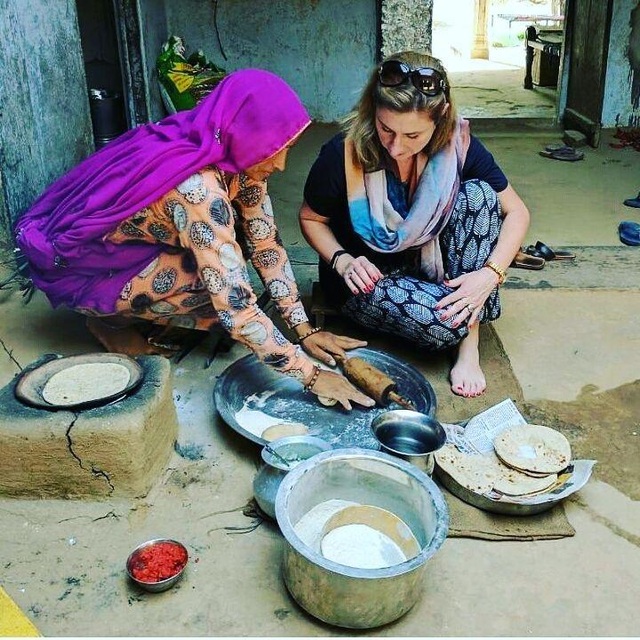 Đến với thị trấn cổ nơi con người sống hòa thuận cùng báo hoa mai - 3 Đến với thị trấn cổ nơi con người sống hòa thuận cùng báo hoa mai - 3