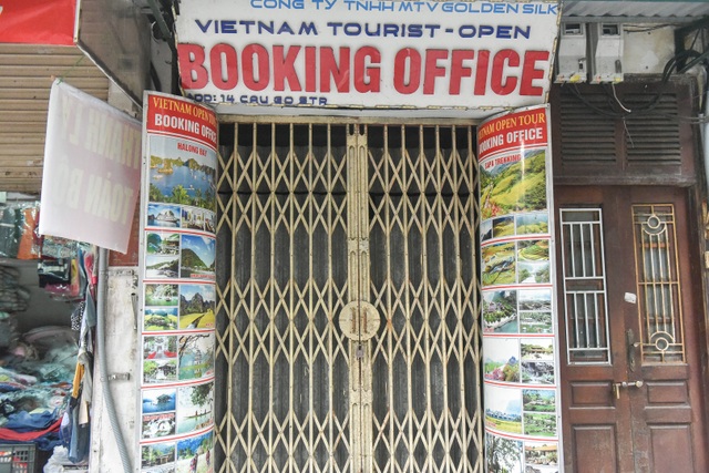 Hàng loạt cửa hàng, doanh nghiệp lữ hành “cửa đóng then cài” vì Covid-19 - 8 Hàng loạt cửa hàng, doanh nghiệp lữ hành “cửa đóng then cài” vì Covid-19 - 8