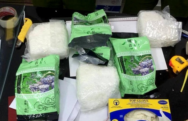 Chồng ngoại quốc cùng vợ “mưu sinh” bằng nghề bán ma túy đá - 3 Chồng ngoại quốc cùng vợ “mưu sinh” bằng nghề bán ma túy đá - 3