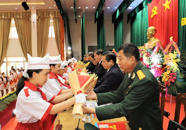 Ông Võ Văn Thưởng: An Giang đã đạt nhiều thành quả quan trọng và toàn diện - 5 Ông Võ Văn Thưởng: An Giang đã đạt nhiều thành quả quan trọng và toàn diện - 5