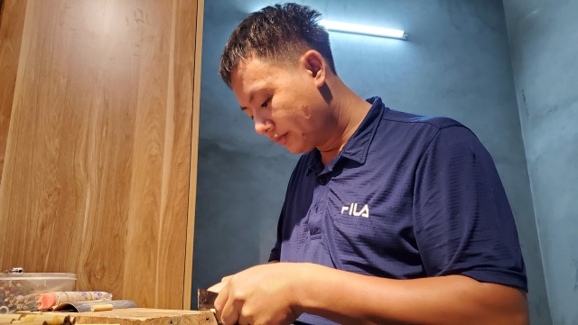 Cử nhân mỹ thuật kiếm hàng chục triệu đồng/tháng từ những... cành tre - 1 Cử nhân mỹ thuật kiếm hàng chục triệu đồng/tháng từ những... cành tre - 1