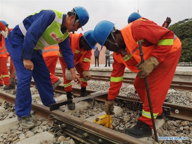 Hé lộ “con nợ” hàng tỷ USD mới của Trung Quốc tại châu Phi - 2 Hé lộ “con nợ” hàng tỷ USD mới của Trung Quốc tại châu Phi - 2