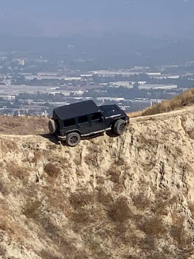 Chiếc Jeep Wrangler và những hình ảnh ngượng chín mặt - 2