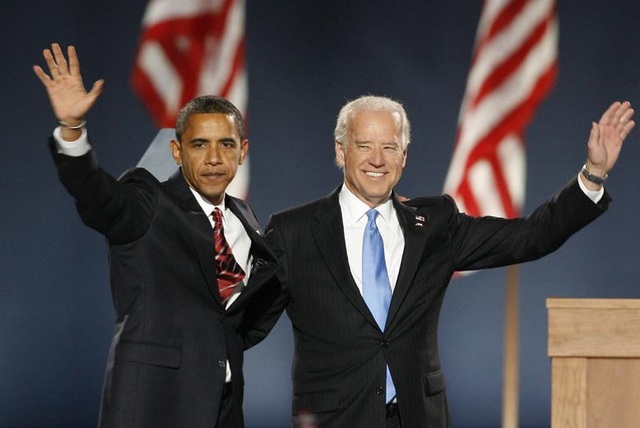 Ông Obama công khai số điện thoại nhằm “kéo” phiếu bầu cho ông Biden - 1