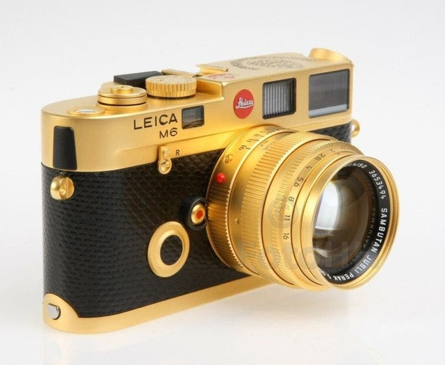 Máy ảnh Leica M6 mạ vàng có giá quy đổi gần 700 triệu đồng - 1