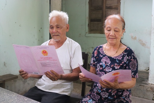 Vụ dân cả thập kỷ chờ xã trả đất: Cán bộ bỏ tiền túi nộp thuế đất cho dân - 3 Vụ dân cả thập kỷ chờ xã trả đất: Cán bộ bỏ tiền túi nộp thuế đất cho dân - 3