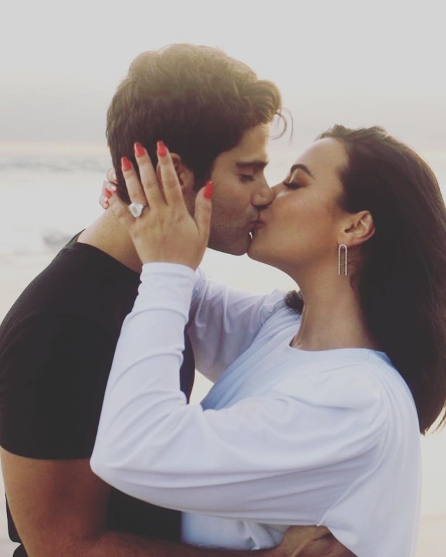 Demi Lovato và bạn trai chia tay sau 2 tháng đính hôn - 3 Demi Lovato và bạn trai chia tay sau 2 tháng đính hôn - 3
