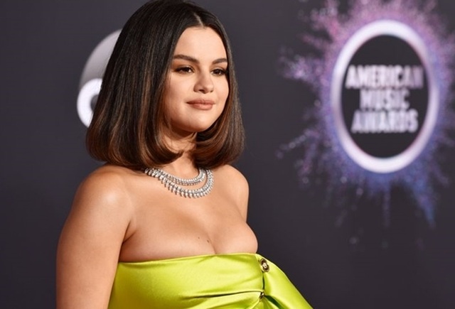Selena Gomez tự tin khoe vết sẹo khủng sau ca ghép thận - 6 Selena Gomez tự tin khoe vết sẹo khủng sau ca ghép thận - 6
