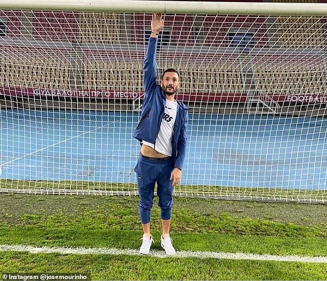 Yêu cầu lạ của HLV Mourinho trong chiến thắng của Tottenham - 2 Yêu cầu lạ của HLV Mourinho trong chiến thắng của Tottenham - 2
