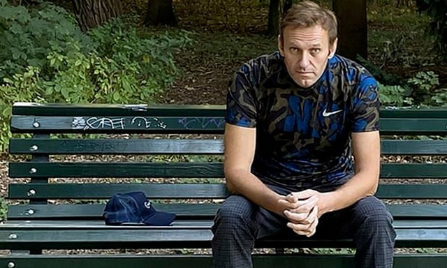 Nga đóng băng tài khoản, tịch thu nhà của nhân vật đối lập Navalny - 1
