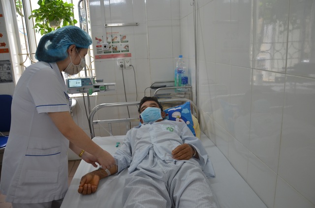 Xót xa cảnh người vợ khẩn cấp cầu xin các nhà hảo tâm cứu chồng! - 5 Xót xa cảnh người vợ khẩn cấp cầu xin các nhà hảo tâm cứu chồng! - 5