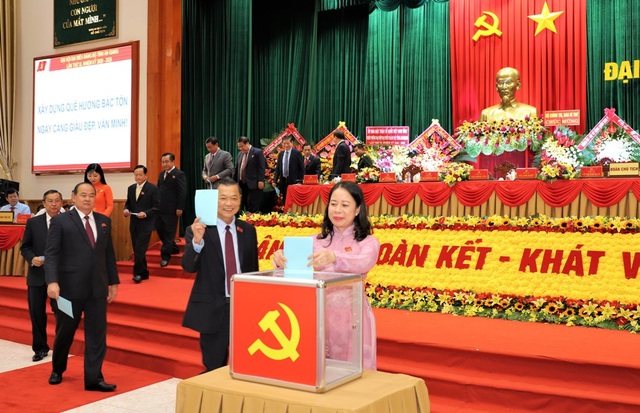 Bà Võ Thị Ánh Xuân được bầu giữ chức Bí thư Tỉnh ủy An Giang - 2 Bà Võ Thị Ánh Xuân được bầu giữ chức Bí thư Tỉnh ủy An Giang - 2