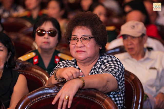 Nghệ sĩ gạo cội tề tựu trong lễ giỗ Tổ sân khấu - 11 Nghệ sĩ gạo cội tề tựu trong lễ giỗ Tổ sân khấu - 11
