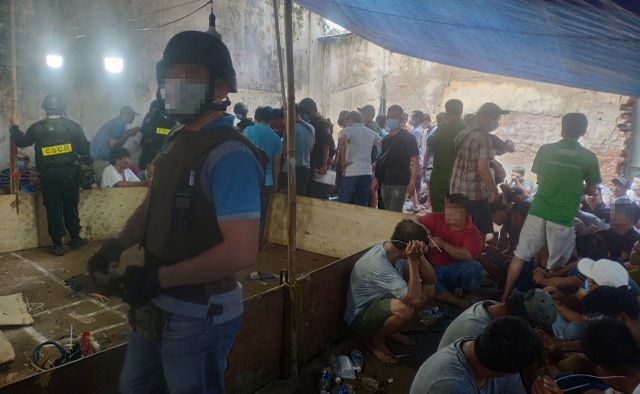Hàng trăm cảnh sát đột kích sòng bạc “khủng” ở TPHCM - 1