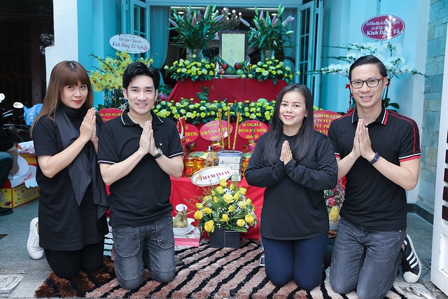 Quang Hà, Nguyễn Hồng Nhung cúng Tổ sân khấu sớm - 2 Quang Hà, Nguyễn Hồng Nhung cúng Tổ sân khấu sớm - 2