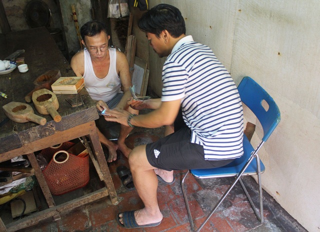 Phong cách bán hàng lạ kỳ của người thợ Hà thành đúc khuôn bánh trung thu - 3 Phong cách bán hàng lạ kỳ của người thợ Hà thành đúc khuôn bánh trung thu - 3